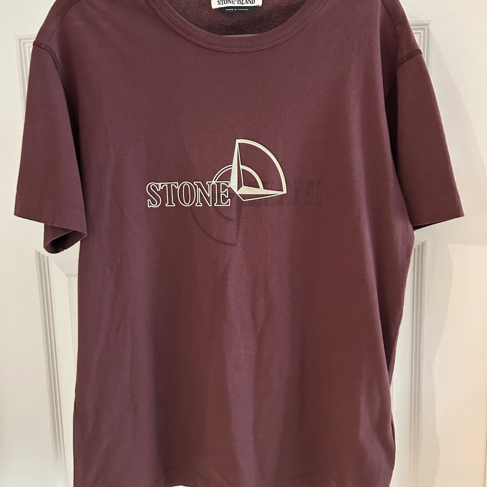 Stone Island Men's Maroon T-Shirt
